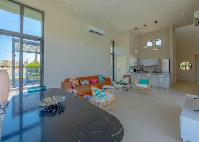 Villa 4br With Private Pool Tawila Lagoon El Gouna *